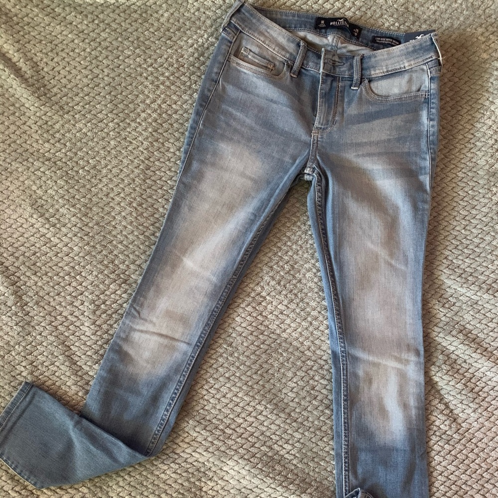Hollister skinny jeans NWT